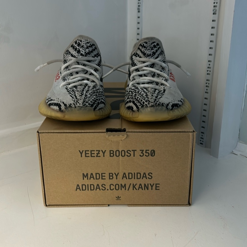 Yeezy boast 350 zebra’s (Good condition)